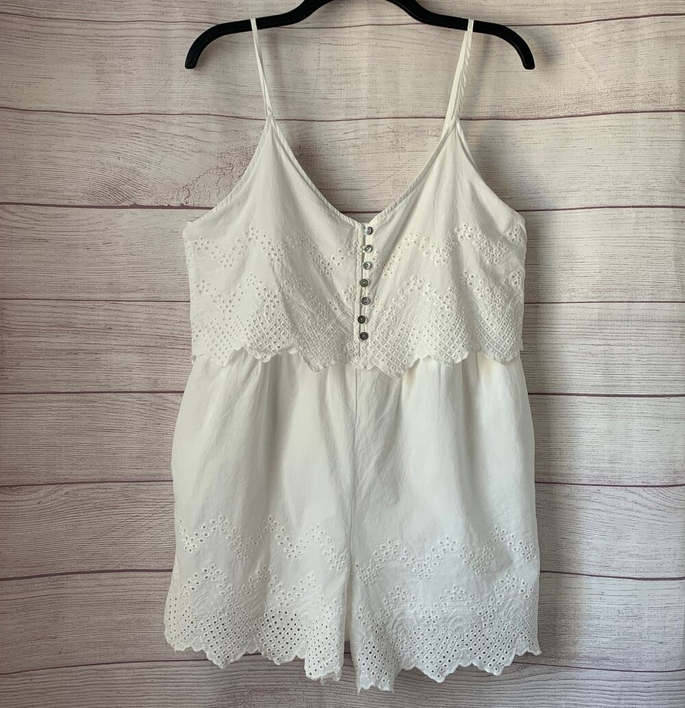Dainty Hooligan White Romper Eyelet Lace Detail Adjustable Straps Pockets Size M